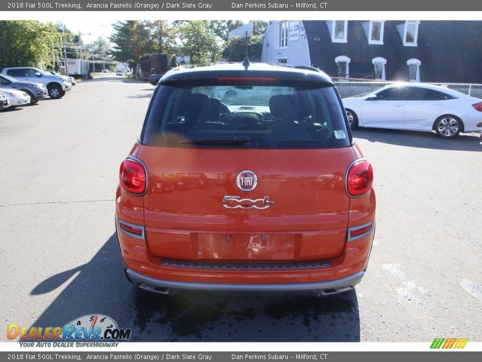2018 Fiat 500L Trekking Arancia Pastello (Orange) / Dark Slate Gray Photo #6