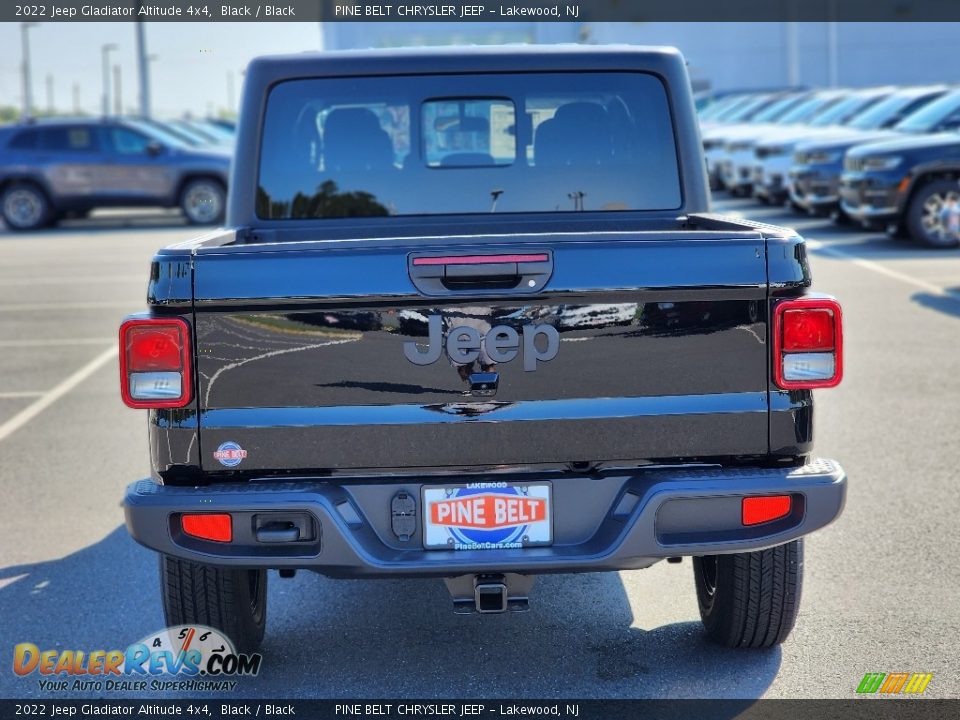 2022 Jeep Gladiator Altitude 4x4 Black / Black Photo #5