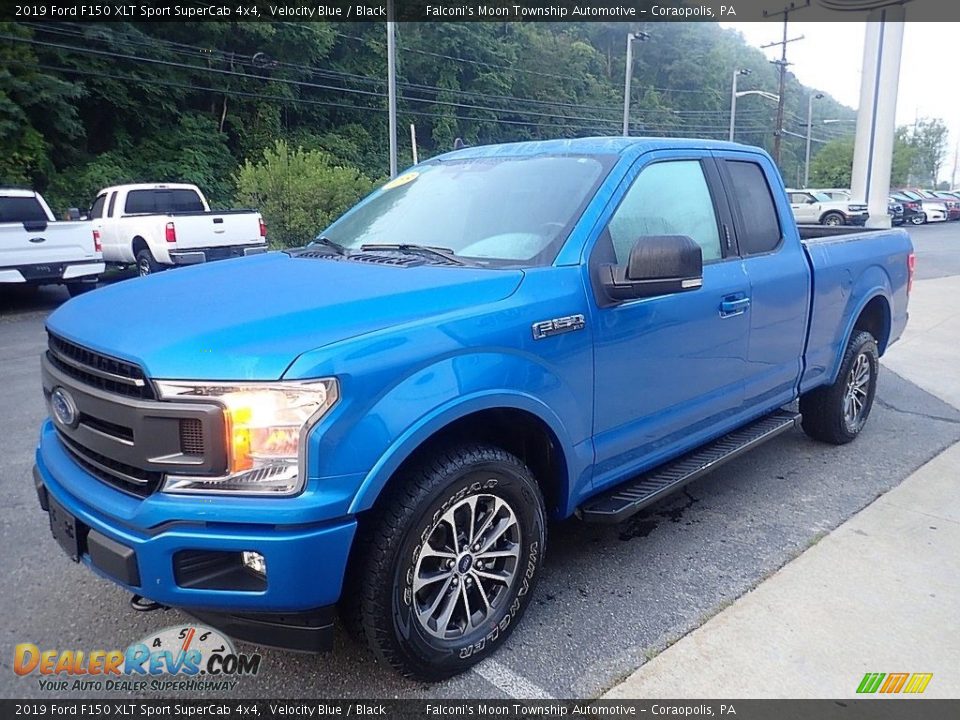 Front 3/4 View of 2019 Ford F150 XLT Sport SuperCab 4x4 Photo #6