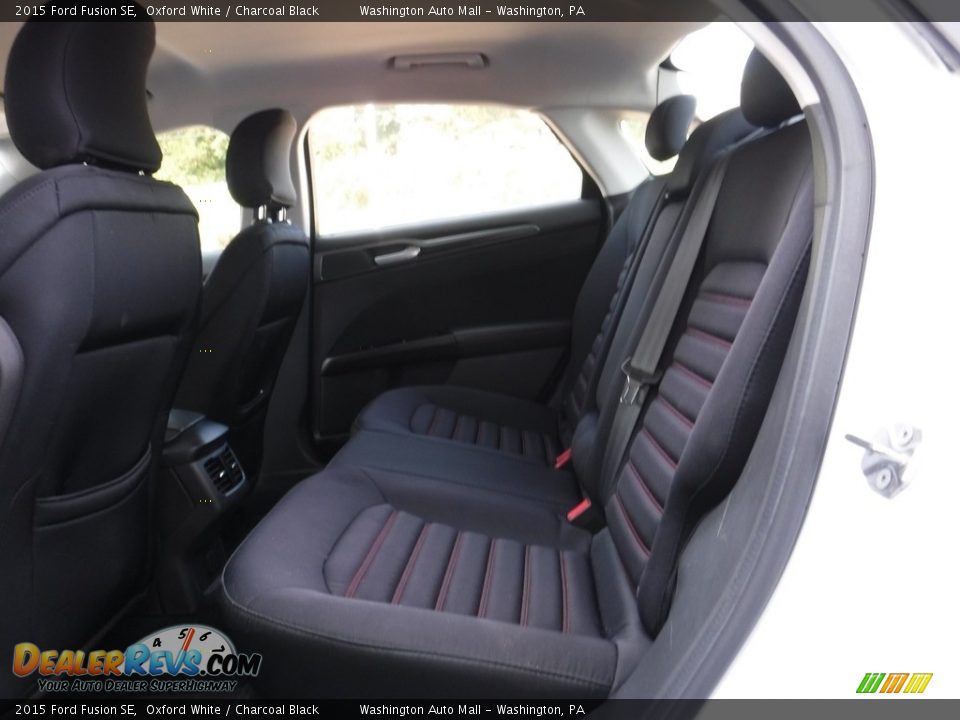 2015 Ford Fusion SE Oxford White / Charcoal Black Photo #22