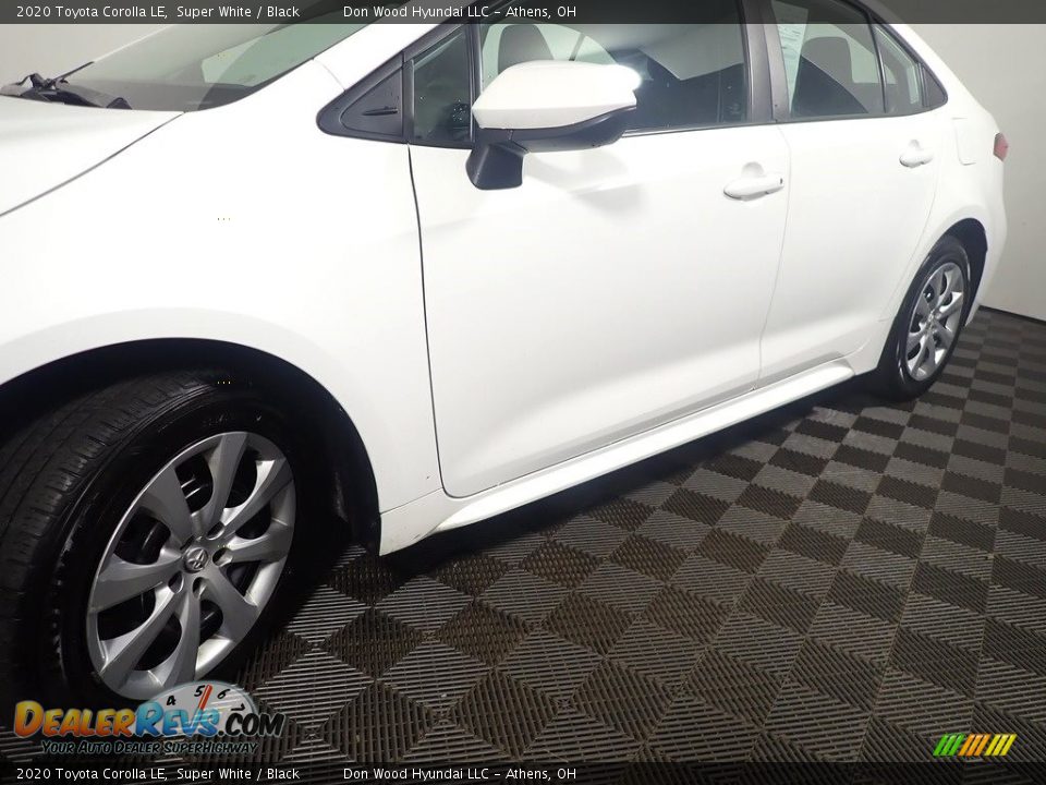 2020 Toyota Corolla LE Super White / Black Photo #8