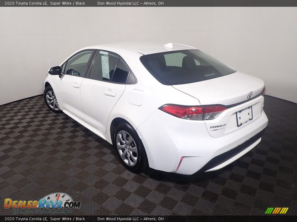 2020 Toyota Corolla LE Super White / Black Photo #10