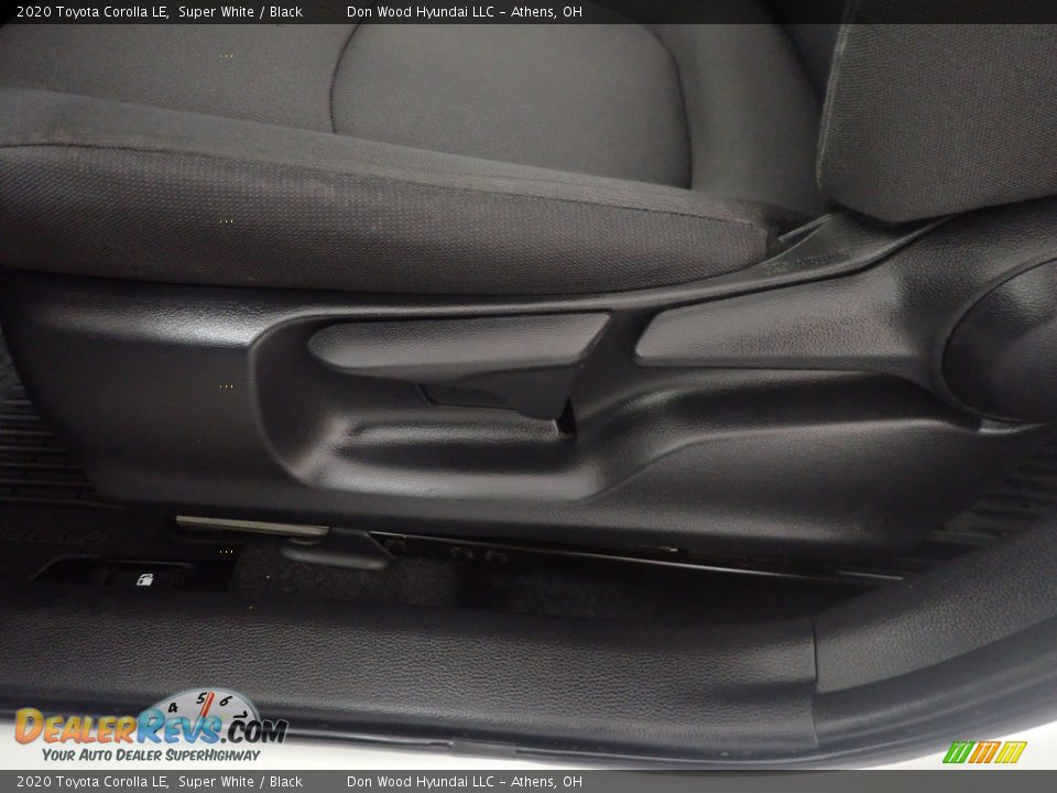 2020 Toyota Corolla LE Super White / Black Photo #19