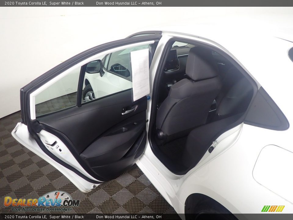 2020 Toyota Corolla LE Super White / Black Photo #30