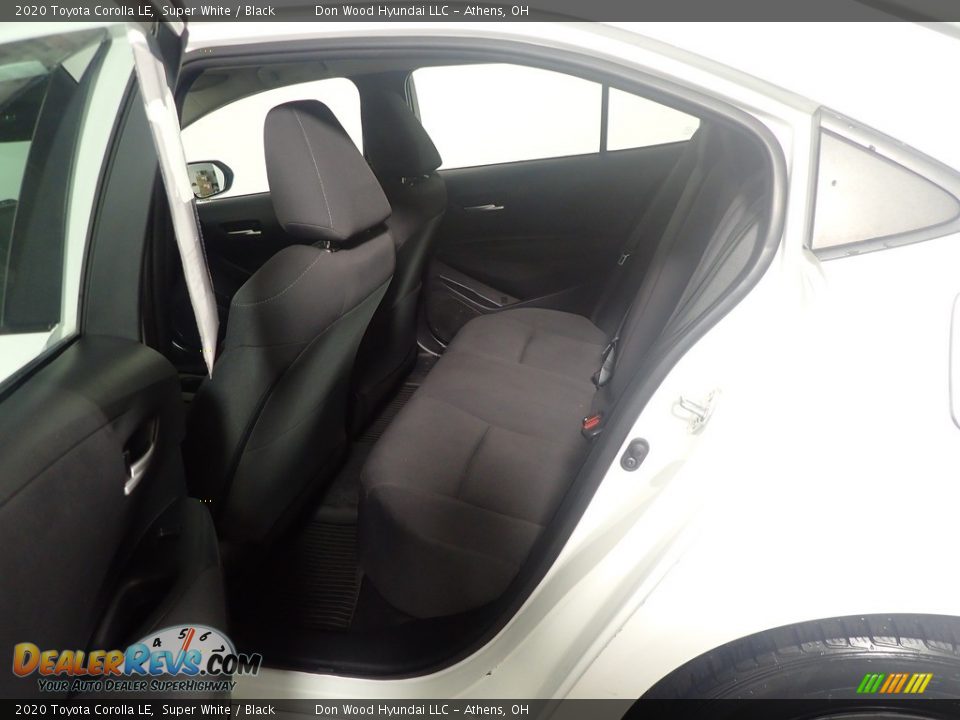 2020 Toyota Corolla LE Super White / Black Photo #31
