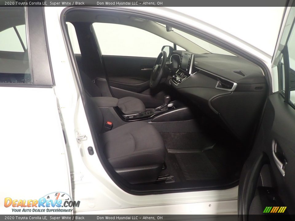2020 Toyota Corolla LE Super White / Black Photo #35