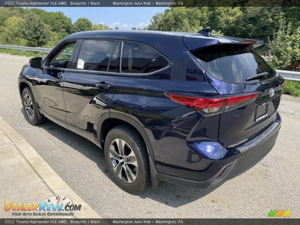 2022 Toyota Highlander XLE AWD Blueprint / Black Photo #2