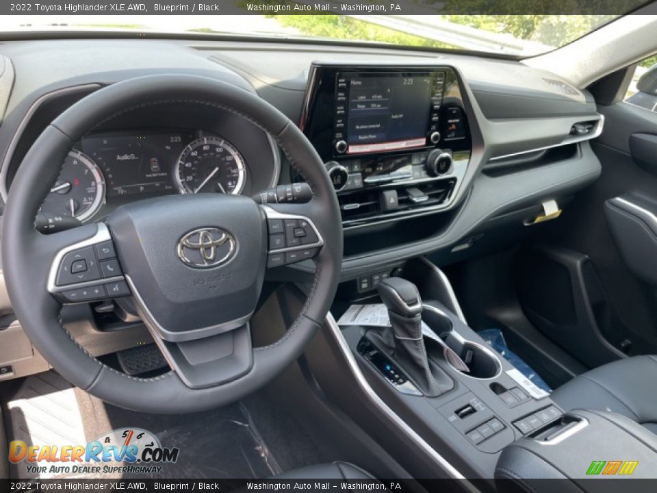 2022 Toyota Highlander XLE AWD Blueprint / Black Photo #3
