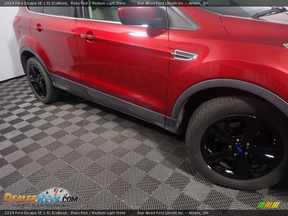 2014 Ford Escape SE 1.6L EcoBoost Ruby Red / Medium Light Stone Photo #4