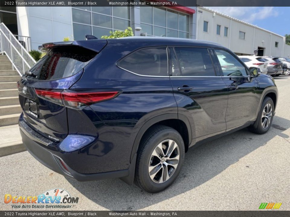 2022 Toyota Highlander XLE AWD Blueprint / Black Photo #9