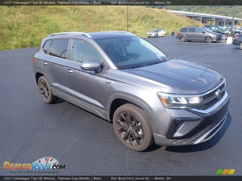 Front 3/4 View of 2022 Volkswagen Taos SE 4Motion Photo #2