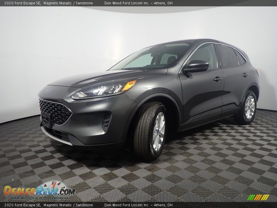 2020 Ford Escape SE Magnetic Metallic / Sandstone Photo #8