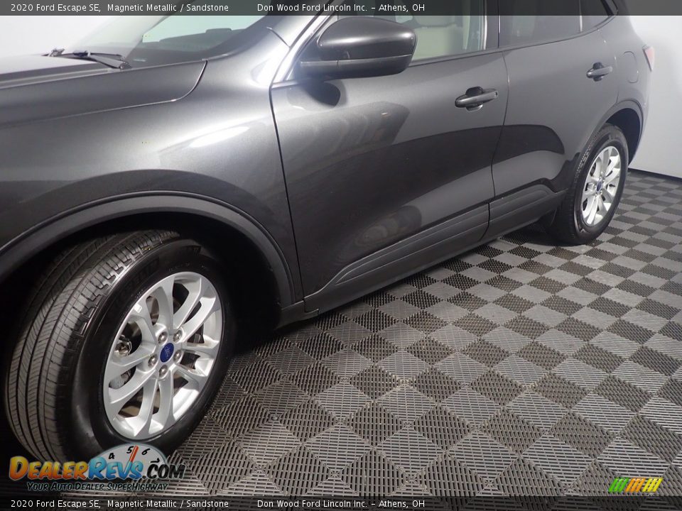 2020 Ford Escape SE Magnetic Metallic / Sandstone Photo #10