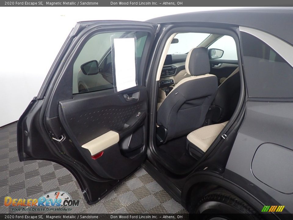 2020 Ford Escape SE Magnetic Metallic / Sandstone Photo #32