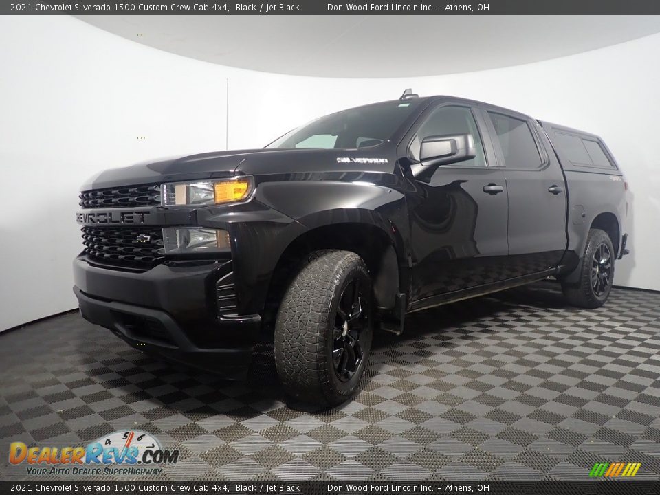 2021 Chevrolet Silverado 1500 Custom Crew Cab 4x4 Black / Jet Black Photo #8