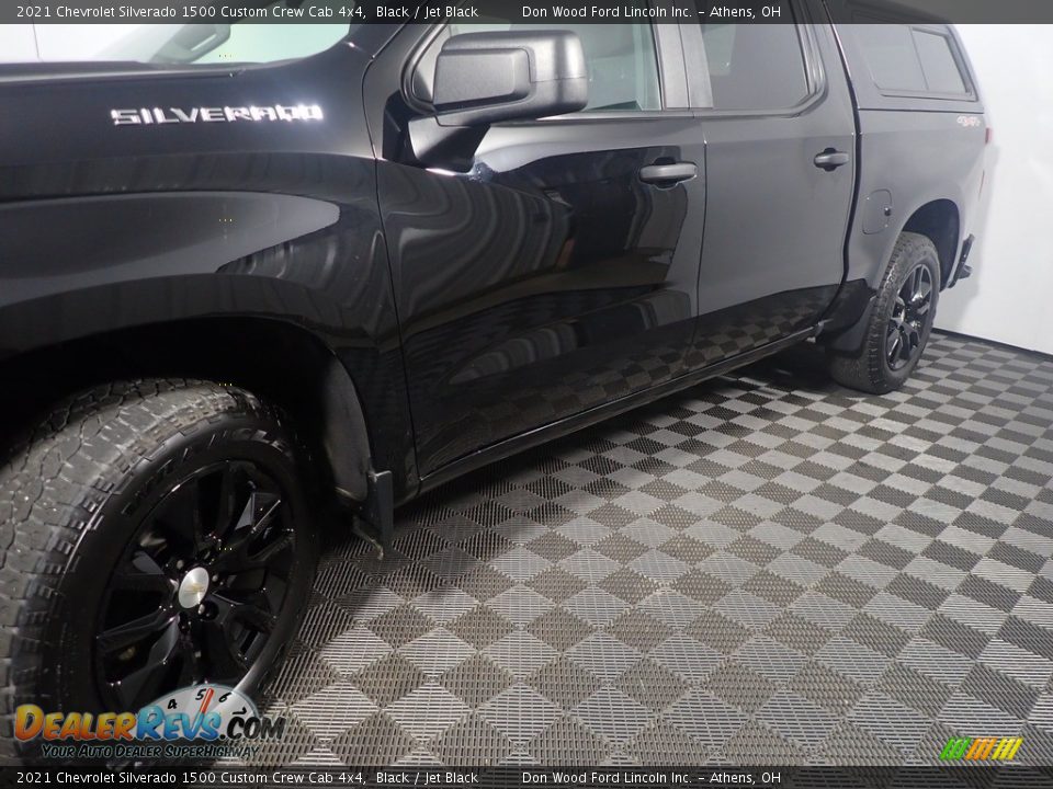 2021 Chevrolet Silverado 1500 Custom Crew Cab 4x4 Black / Jet Black Photo #10