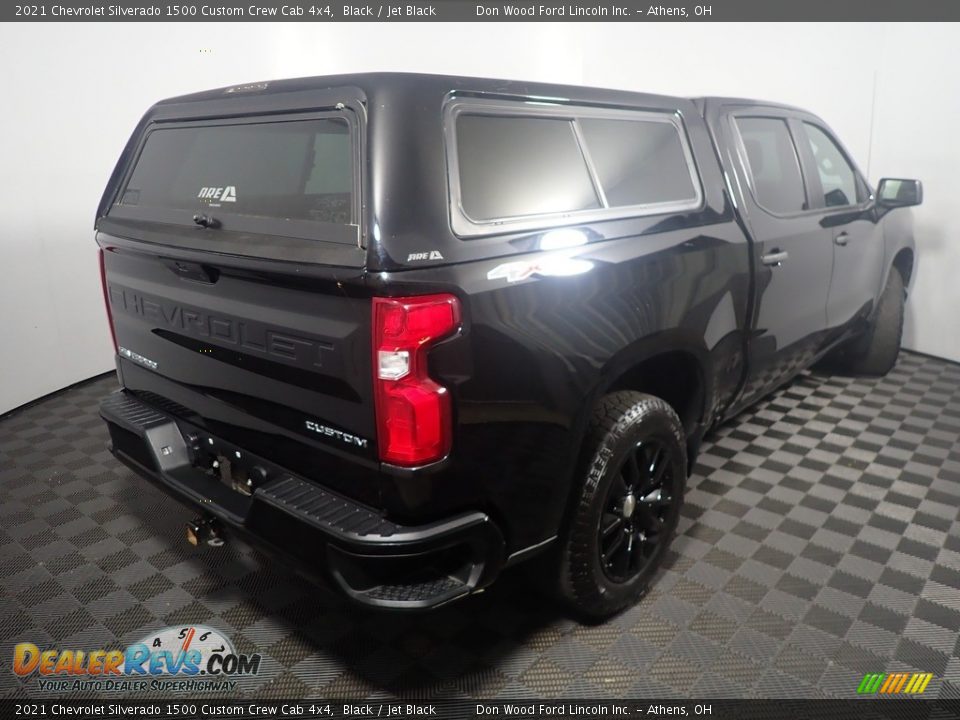 2021 Chevrolet Silverado 1500 Custom Crew Cab 4x4 Black / Jet Black Photo #16