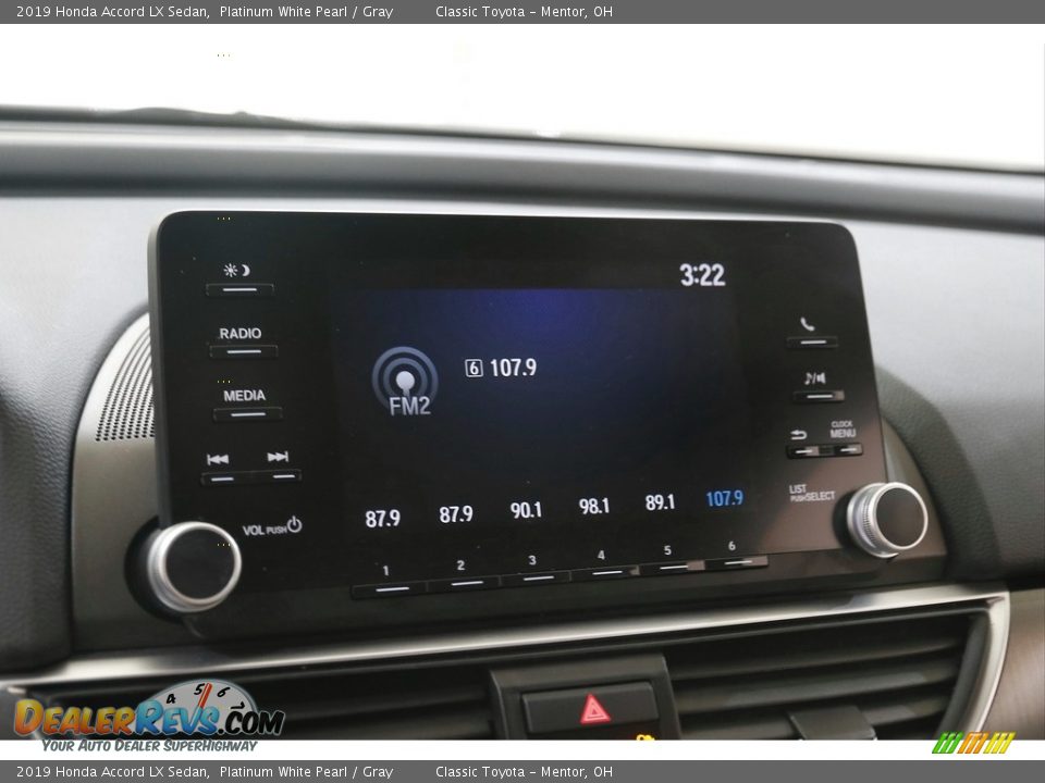 2019 Honda Accord LX Sedan Platinum White Pearl / Gray Photo #10