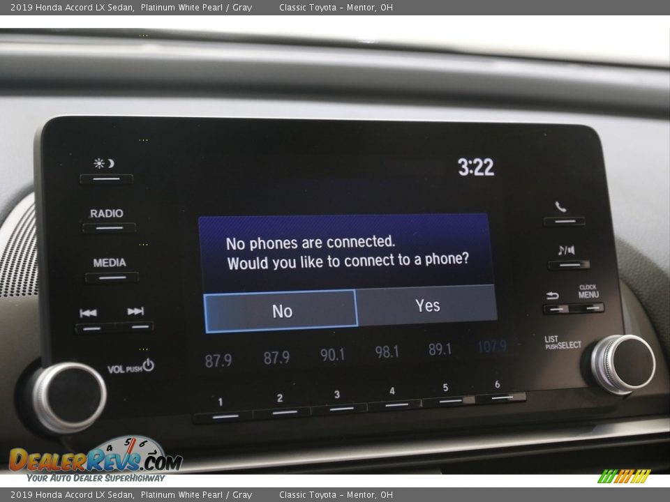 2019 Honda Accord LX Sedan Platinum White Pearl / Gray Photo #11