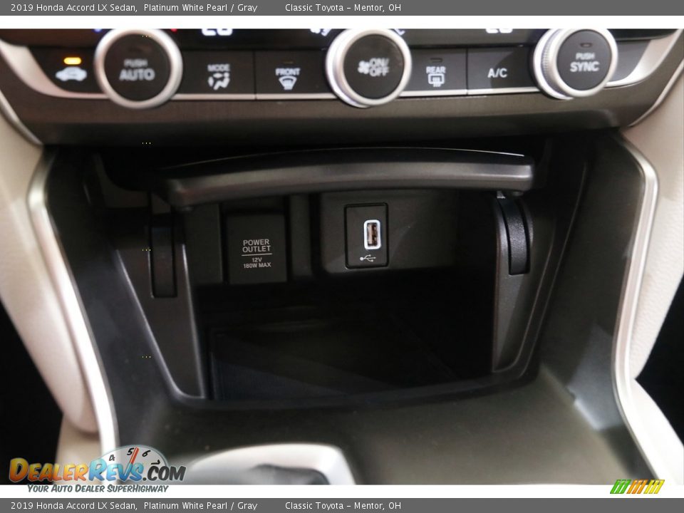 2019 Honda Accord LX Sedan Platinum White Pearl / Gray Photo #14