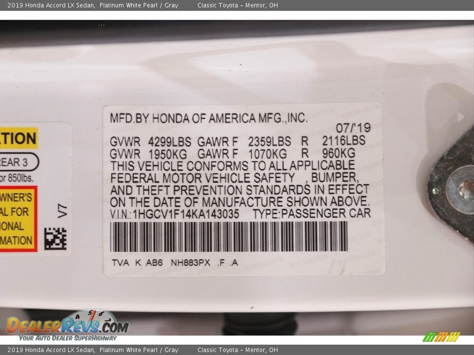2019 Honda Accord LX Sedan Platinum White Pearl / Gray Photo #21