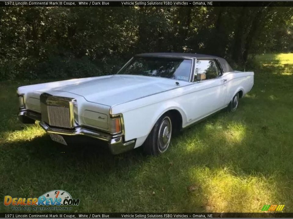 Front 3/4 View of 1971 Lincoln Continental Mark III Coupe Photo #1