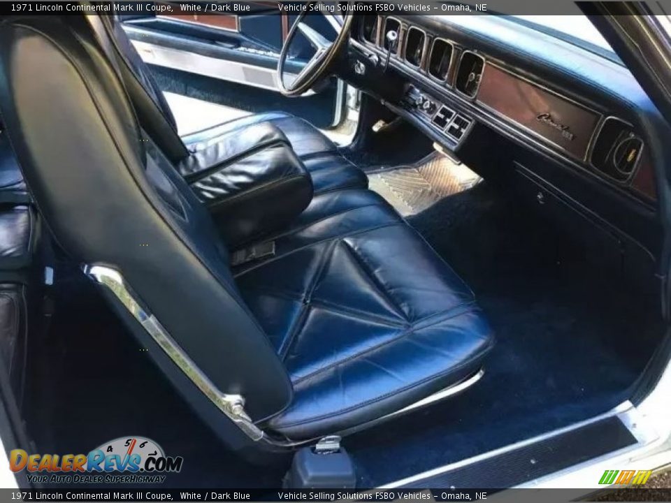 Front Seat of 1971 Lincoln Continental Mark III Coupe Photo #10