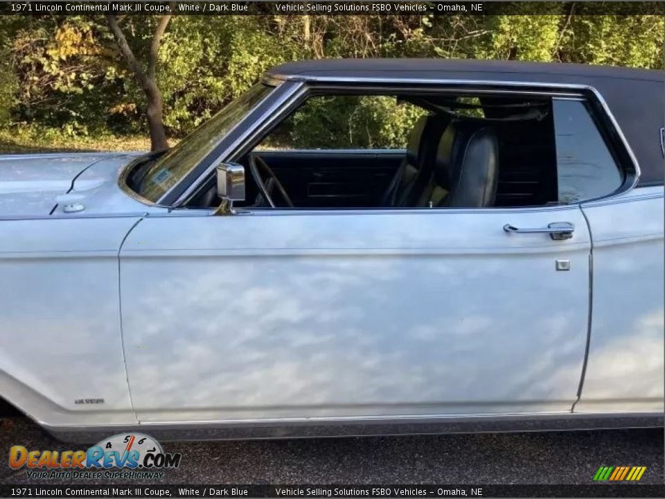 1971 Lincoln Continental Mark III Coupe White / Dark Blue Photo #27