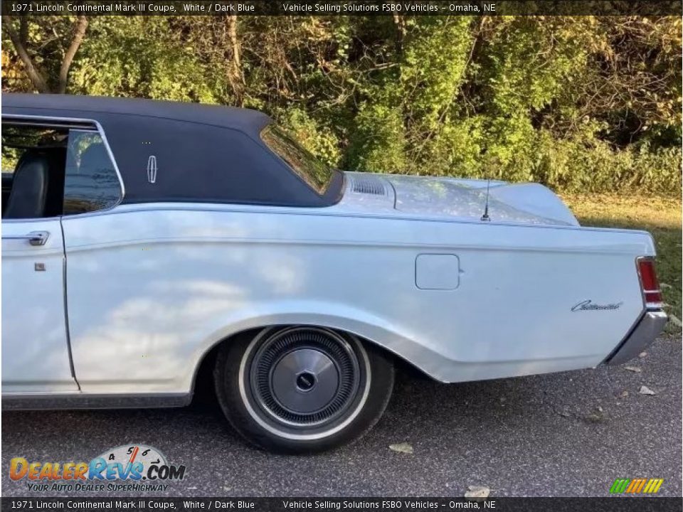 1971 Lincoln Continental Mark III Coupe White / Dark Blue Photo #28