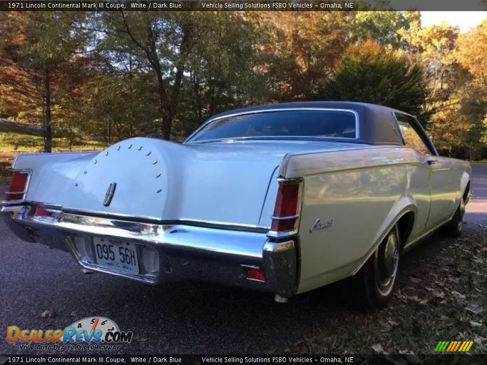 1971 Lincoln Continental Mark III Coupe White / Dark Blue Photo #30
