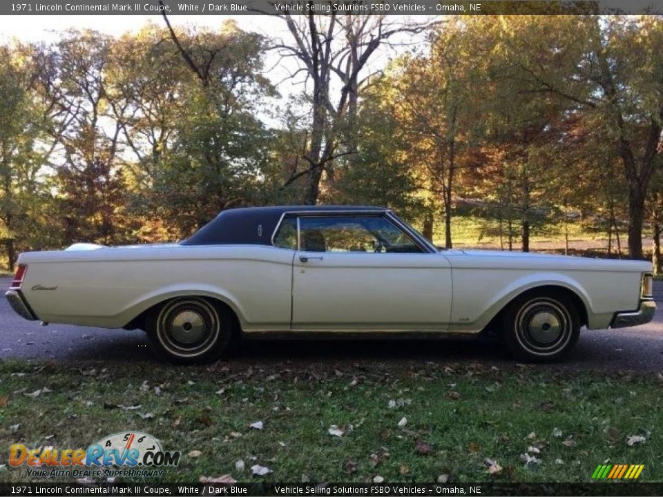 1971 Lincoln Continental Mark III Coupe White / Dark Blue Photo #33