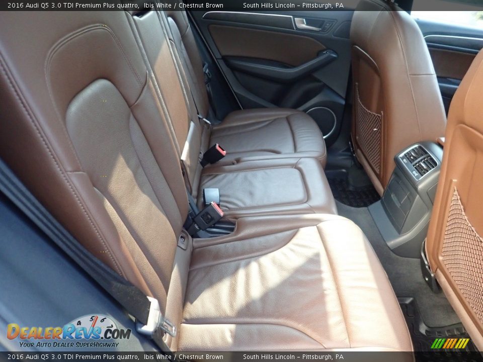 Rear Seat of 2016 Audi Q5 3.0 TDI Premium Plus quattro Photo #14