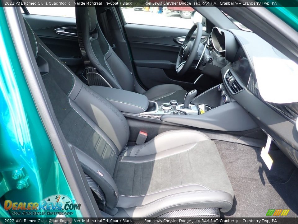 Front Seat of 2022 Alfa Romeo Giulia Quadrifoglio Photo #10