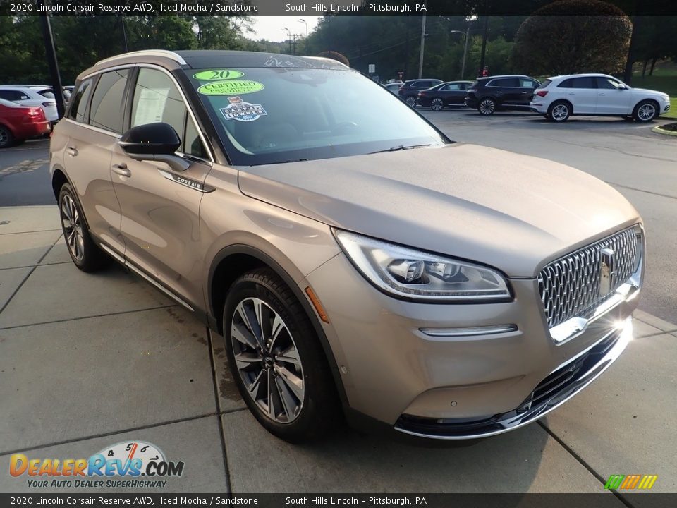 Front 3/4 View of 2020 Lincoln Corsair Reserve AWD Photo #8