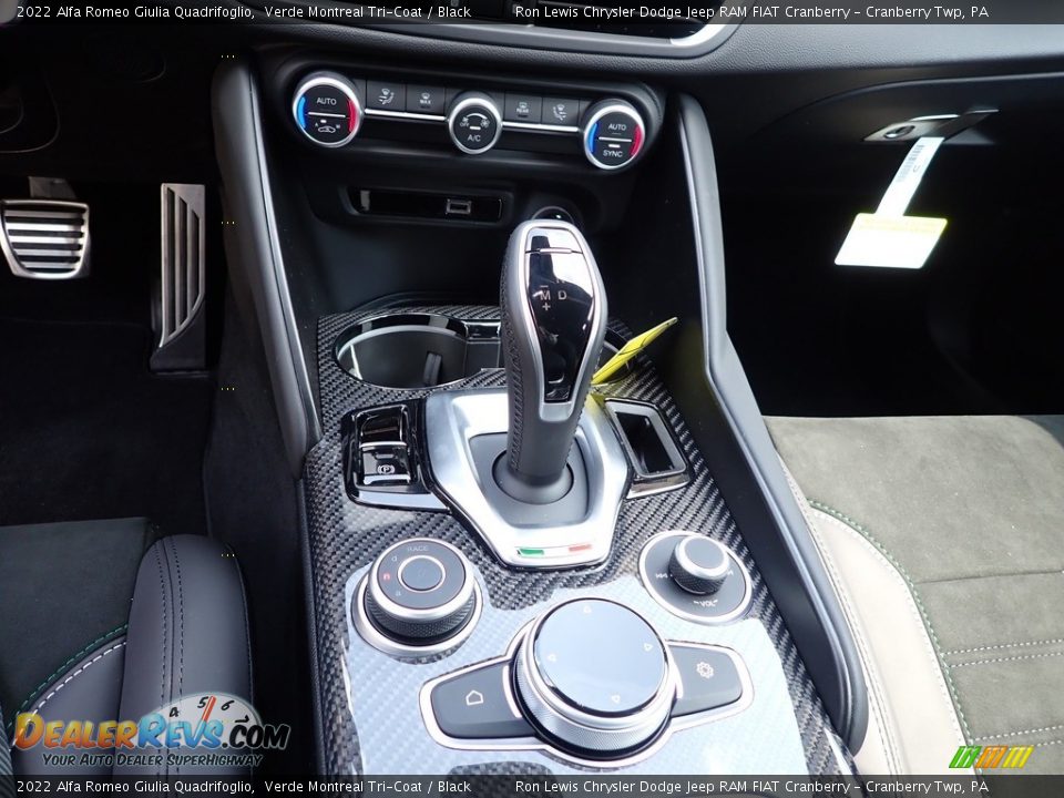 2022 Alfa Romeo Giulia Quadrifoglio Shifter Photo #19