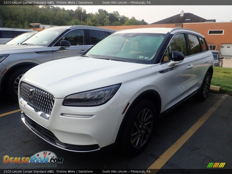 Front 3/4 View of 2020 Lincoln Corsair Standard AWD Photo #1