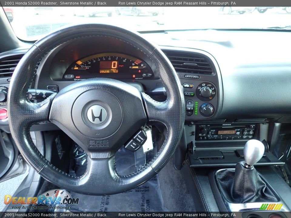 Dashboard of 2001 Honda S2000 Roadster Photo #12