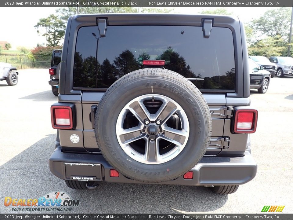 2023 Jeep Wrangler Unlimited Sahara 4x4 Granite Crystal Metallic / Black Photo #4