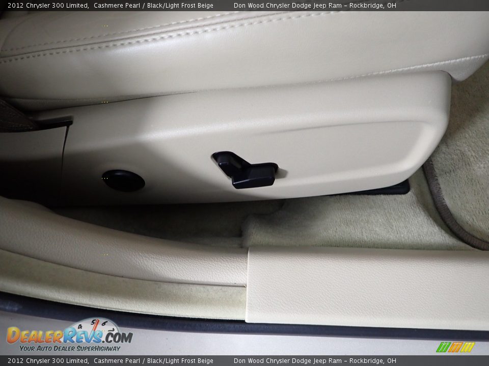 2012 Chrysler 300 Limited Cashmere Pearl / Black/Light Frost Beige Photo #31