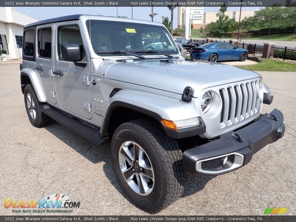 Front 3/4 View of 2022 Jeep Wrangler Unlimited Sahara 4x4 Photo #7