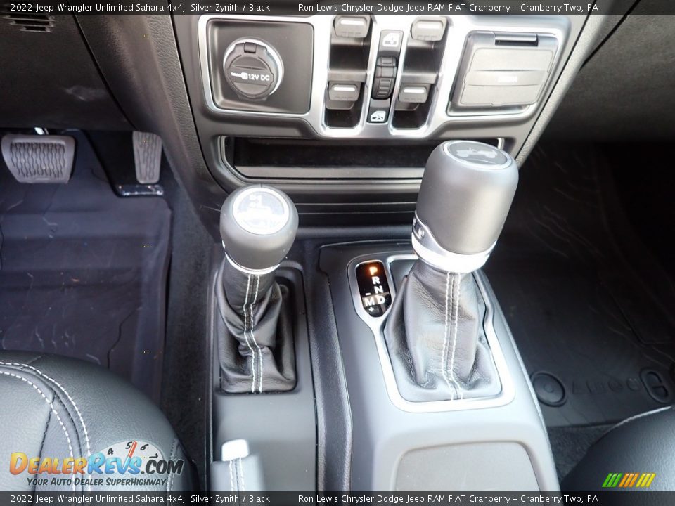 2022 Jeep Wrangler Unlimited Sahara 4x4 Shifter Photo #18