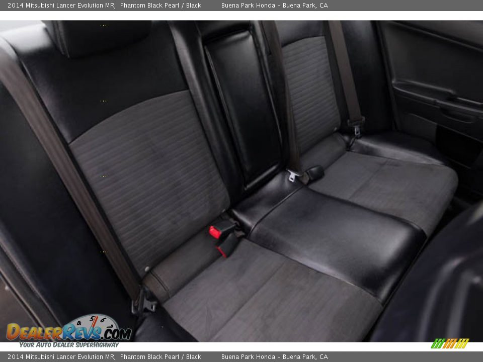 Rear Seat of 2014 Mitsubishi Lancer Evolution MR Photo #18
