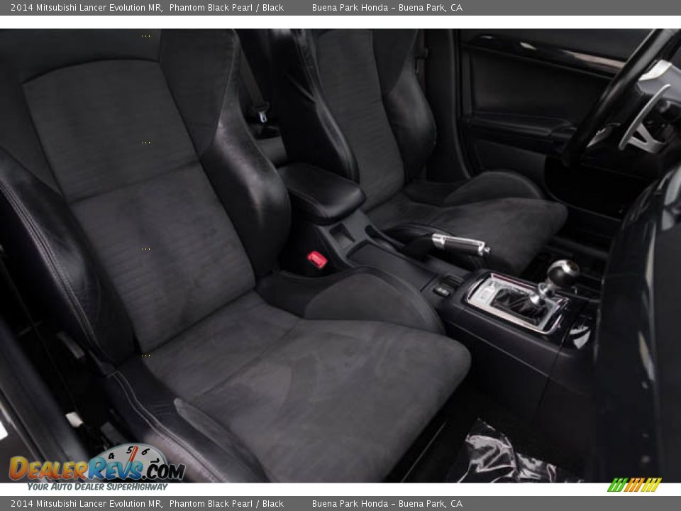Front Seat of 2014 Mitsubishi Lancer Evolution MR Photo #20