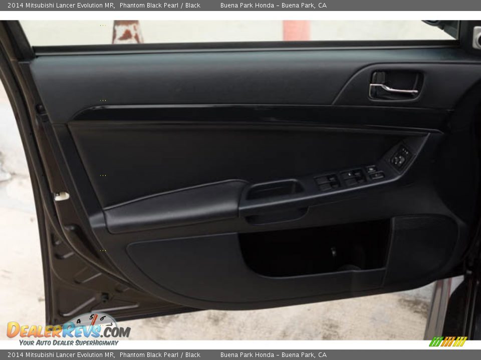 Door Panel of 2014 Mitsubishi Lancer Evolution MR Photo #21