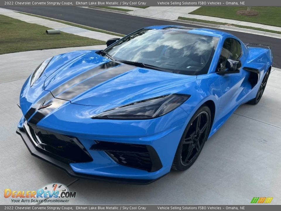 Front 3/4 View of 2022 Chevrolet Corvette Stingray Coupe Photo #1