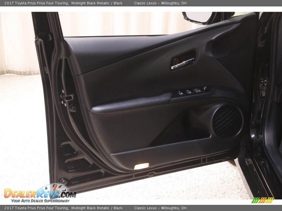 Door Panel of 2017 Toyota Prius Prius Four Touring Photo #4