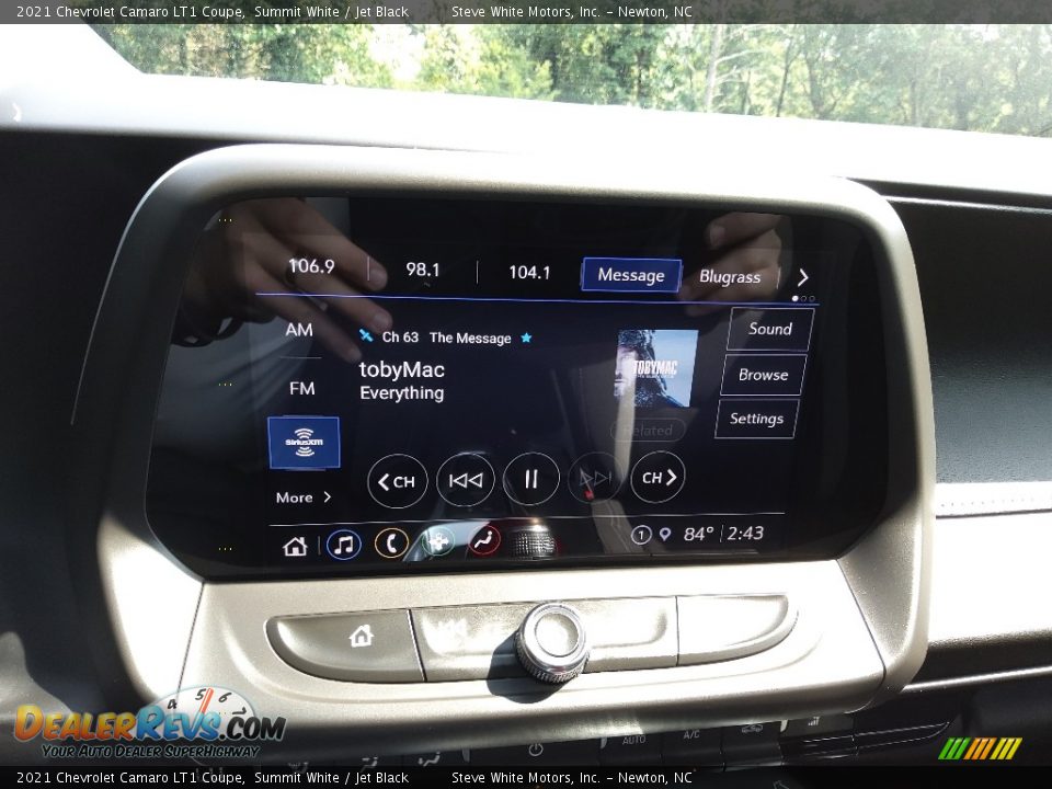 Controls of 2021 Chevrolet Camaro LT1 Coupe Photo #21