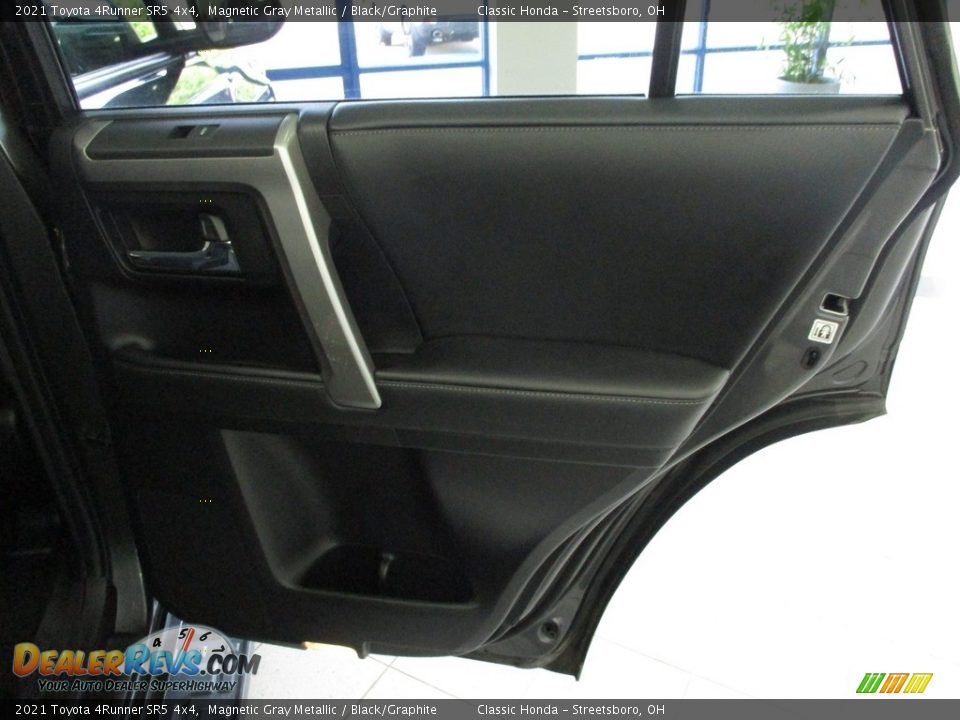 2021 Toyota 4Runner SR5 4x4 Magnetic Gray Metallic / Black/Graphite Photo #17