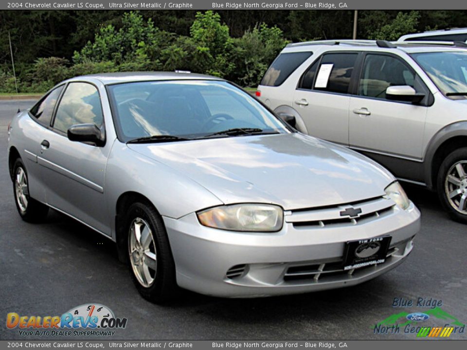 2004 Chevrolet Cavalier LS Coupe Ultra Silver Metallic / Graphite Photo #2