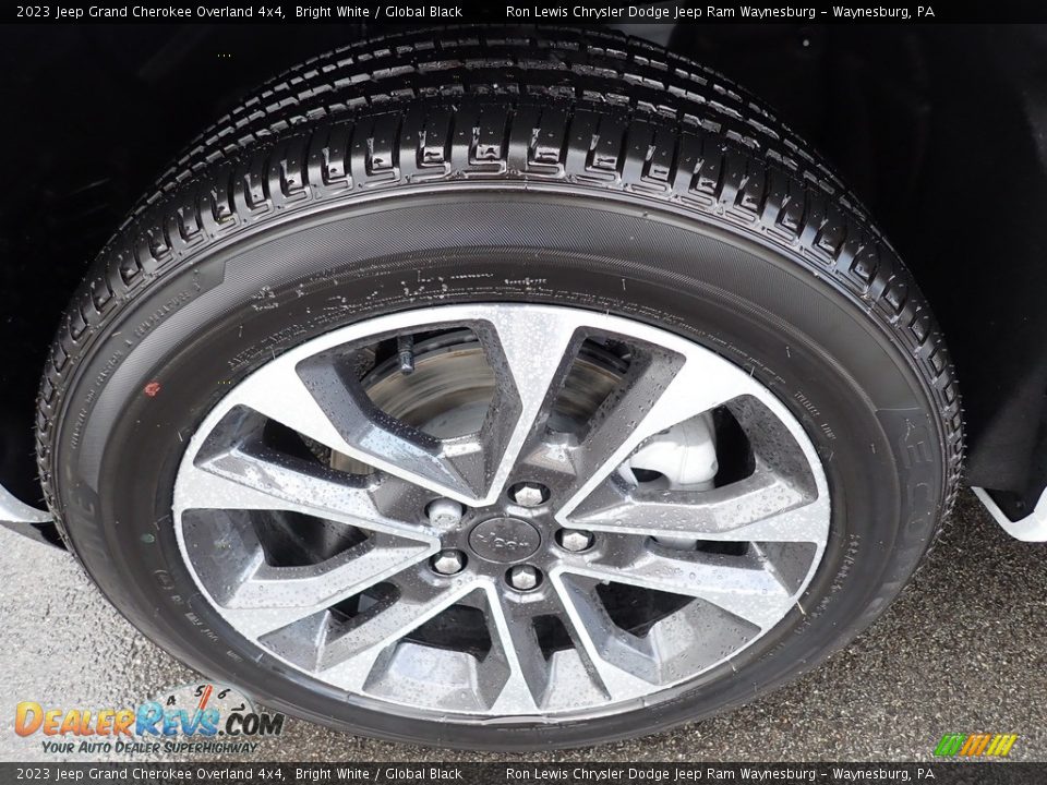 2023 Jeep Grand Cherokee Overland 4x4 Bright White / Global Black Photo #10
